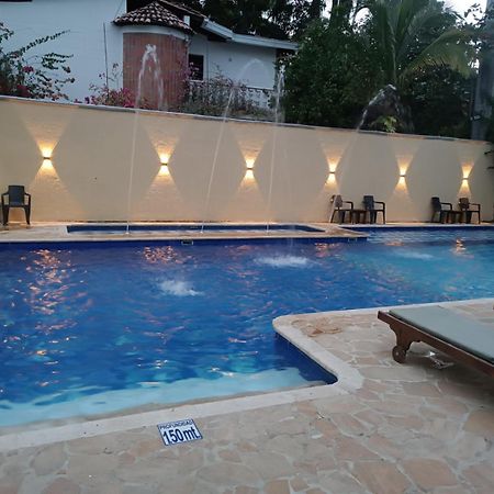 Hotel Y Restaurante Bienmesabe Santa Fe de Antioquia Exterior foto