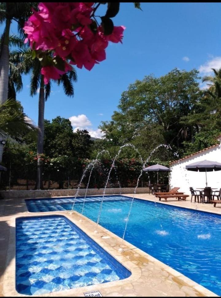Hotel Y Restaurante Bienmesabe Santa Fe de Antioquia Exterior foto