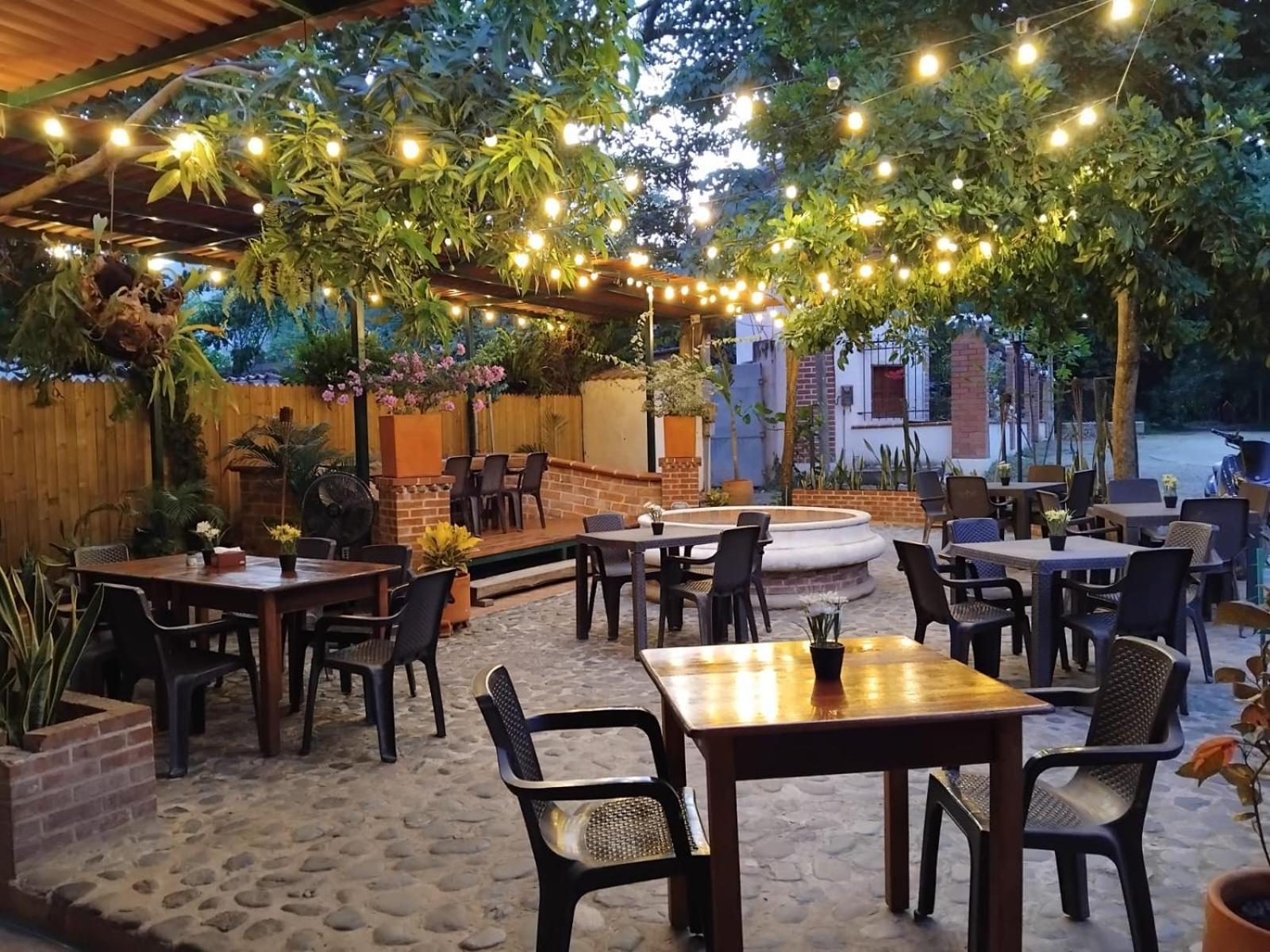 Hotel Y Restaurante Bienmesabe Santa Fe de Antioquia Exterior foto